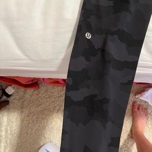Lululemon leggings with pockets 28 inches